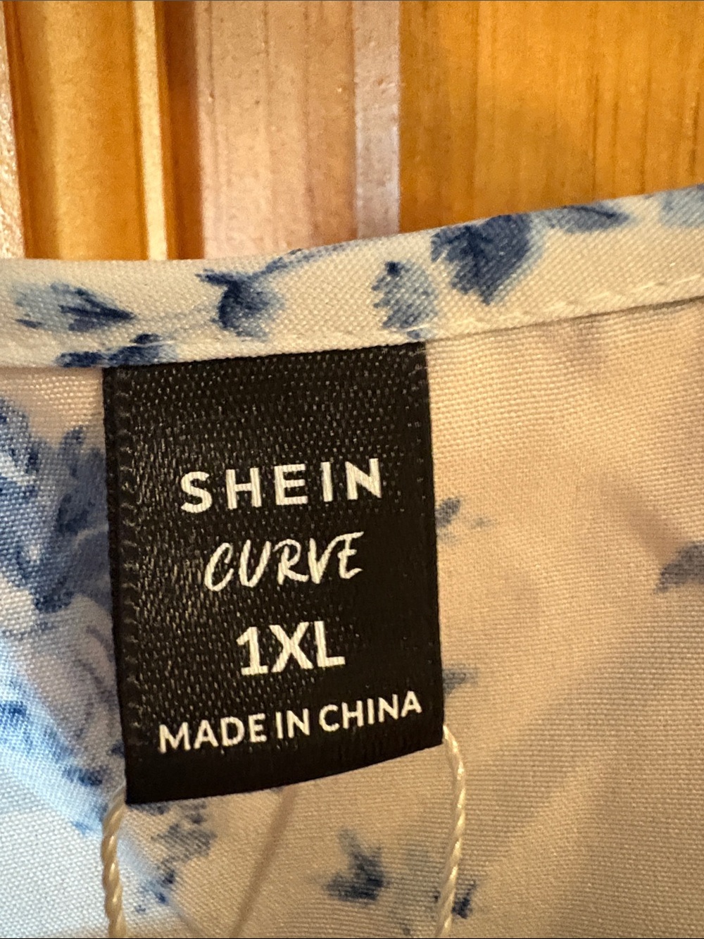 SHEIN White Flutter Sleeve Tie-Front Top with Blue Floral Print - Picture 3 of 6